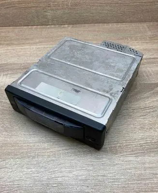 BMW 5 E60 E61 CD/DVD changer 6938975 WithPlug