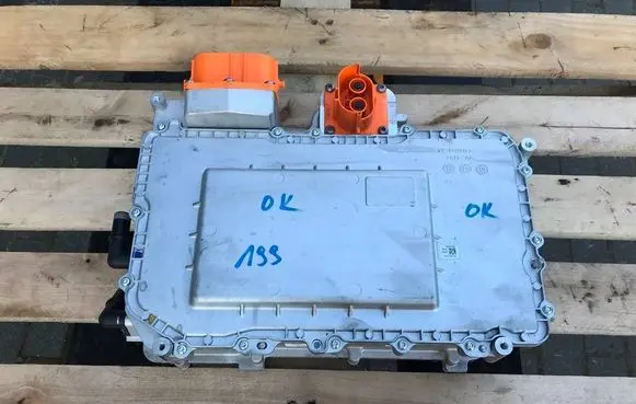 Volvo XC60 Voltage converter inverter 32324794 BWS02