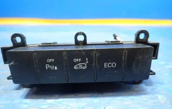 Mercedes-Benz S W220 Seat heating switch 1698702910 33462803 30100610966108