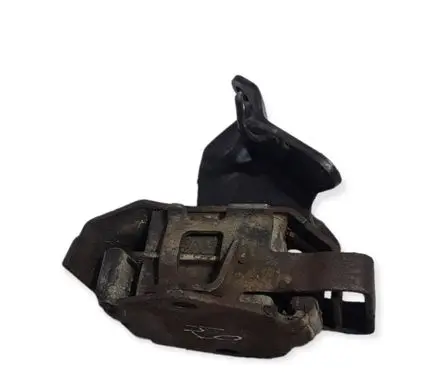 Mitsubishi Pajero Engine mount bracket