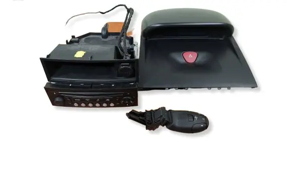 Peugeot Expert Radio/GPS head unit trim 