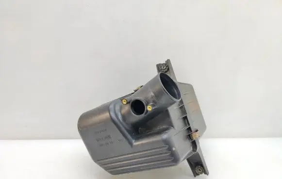Suzuki Grand Vitara II Air filter box 65JA01