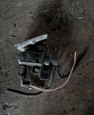BMW 3 E90 E91 Valve vacuum 780539101