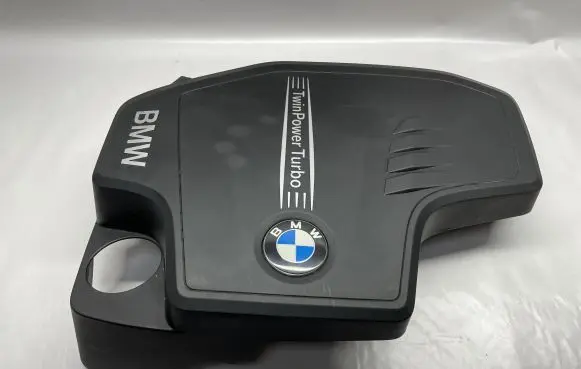 BMW 2 F22 F23 Engine cover (trim) 8610473