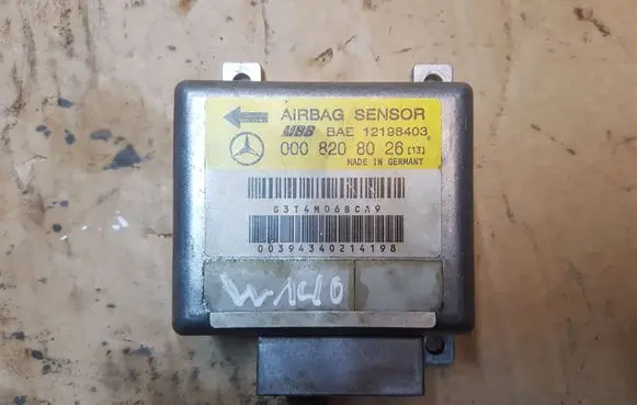 Mercedes-Benz S W140 Airbag control unit/module 0008208026
