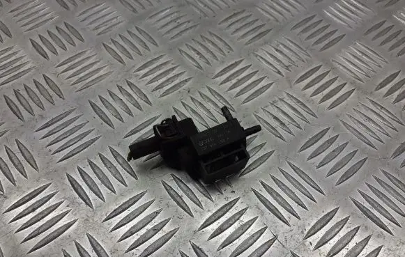 Seat Toledo II (1M) Vacuum valve 037906283A