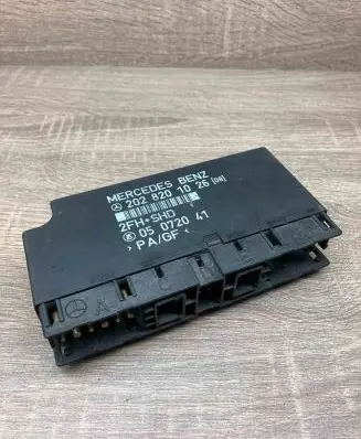 Mercedes-Benz C W202 Comfort/convenience module 2028201026