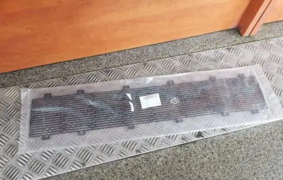 Audi A4 S4 B8 8K Front bumper lower grill 8K0820746C