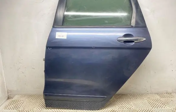 Honda FR-V Rear door