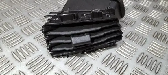 Ford Focus Dashboard side air vent grill/cover trim bm51018b08