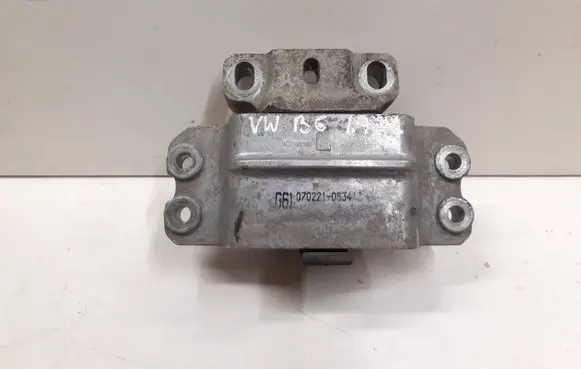 Volkswagen PASSAT B6 Engine mount bracket 3C0199555 3C0199555P