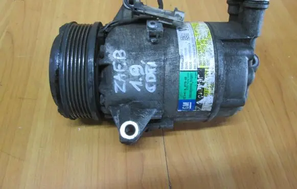 Opel Zafira B Air conditioning (A/C) compressor (pump) 1351739 9986181