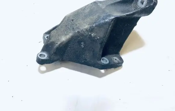 Audi A4 S4 B5 8D Engine mounting bracket 8d0199307l