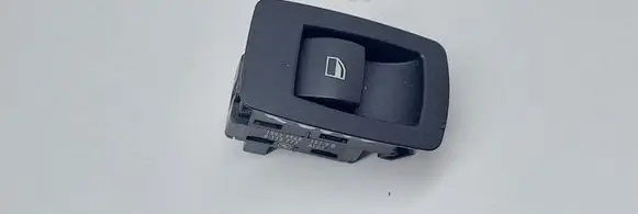 BMW 5 E60 E61 Electric window control switch 9113773