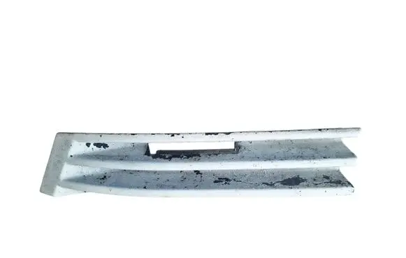 Mercedes-Benz C W202 Front bumper lower grill 2028850126