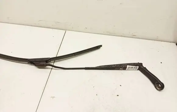 Nissan Primera Front wiper blade arm