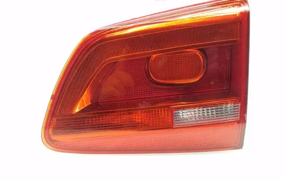 Volkswagen Touran II Tailgate rear/tail lights 1T0945094