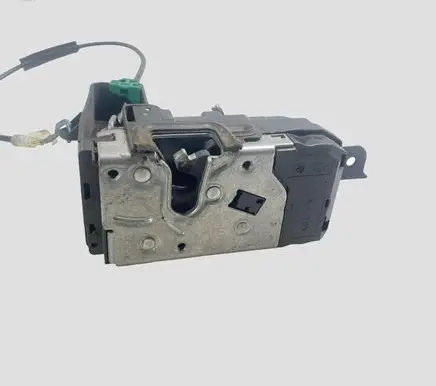 Opel Astra H Front door lock 13210749