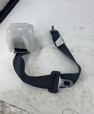 Mitsubishi L200 Middle seatbelt (rear) 7000A252XA C70107 1930