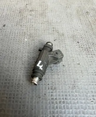 Audi A8 S8 D2 4D Fuel injector 0280155921 07713551M