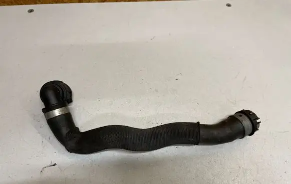 Mercedes-Benz CLA C117 X117 W117 Engine coolant pipe/hose A2535014000