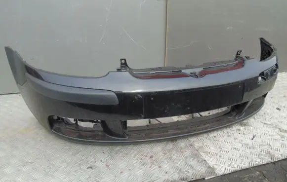 Volkswagen Golf V Front bumper