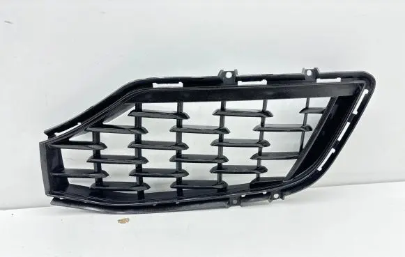 Maserati Ghibli Front bumper lower grill 670097578