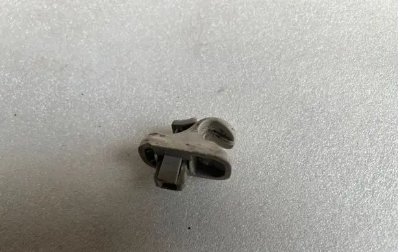 Suzuki Alto Sun visor clip/hook/bracket 