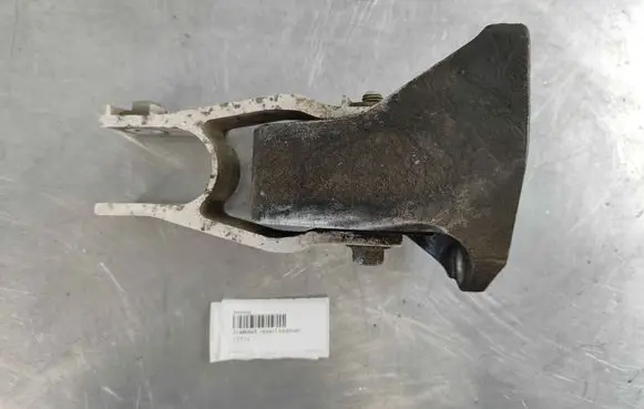 Volvo XC60 Engine mount bracket 31480565 31339953