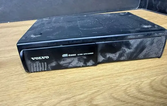 Volvo V70 CD/DVD changer 8651018