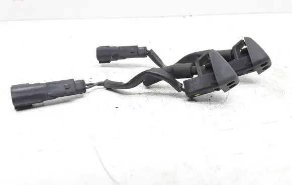 Windshield washer spray nozzle