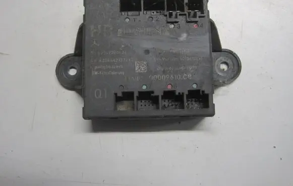 Mercedes-Benz C W204 Door control unit/module A2048207685