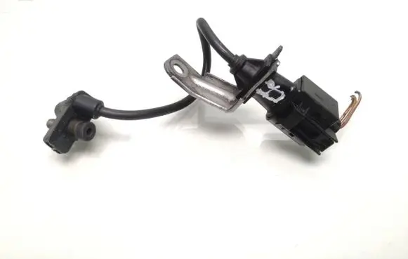 BMW 3 E90 E91 Crankshaft position sensor 0281002477