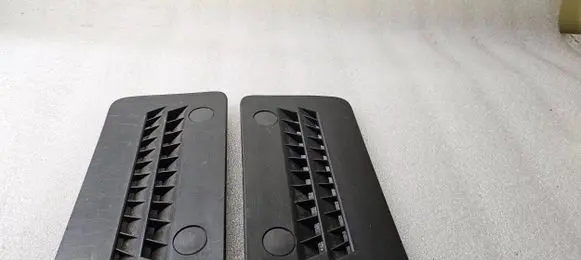 Audi A8 S8 D3 4E Quarter panel pressure vent 4E0819623
