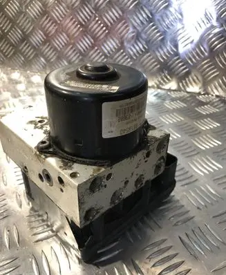 Volvo XC70 ABS Pump 8619540