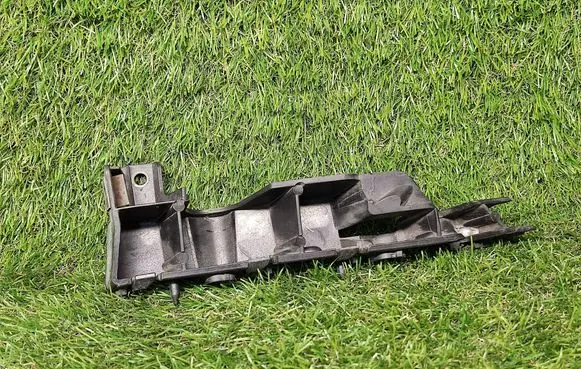 Audi A6 S6 C7 4G Front bumper mounting bracket 4G0807284