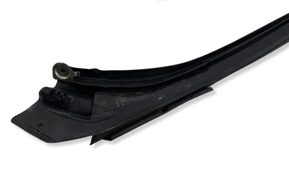Mercedes-Benz SL R231 Front door rubber seal A2317200078 55356822R