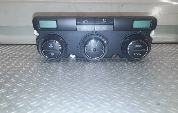 Volkswagen PASSAT B6 Climate control unit 74641430