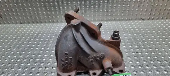 Volkswagen Golf III Exhaust manifold S27705168 021253034