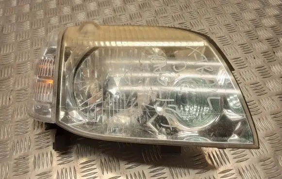 Nissan X-Trail T30 Headlight/headlamp 1669