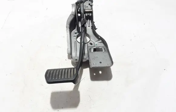 Volvo XC40 Brake pedal 32212358