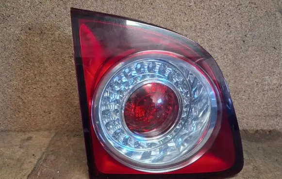 Volkswagen Golf Plus Tailgate rear/tail lights 5M0945093J 5M0945093L 89039335