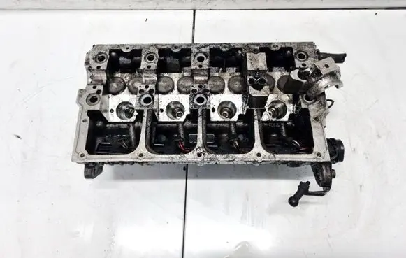 Volkswagen PASSAT B5.5 Engine head 038103373R