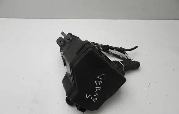 Toyota Verso-S Fuse box set 8266252480 K594