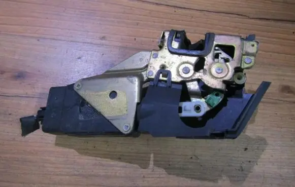 Mazda 323 Rear door lock