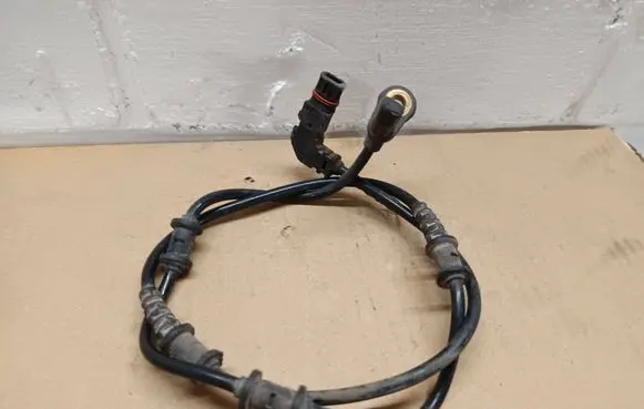 Mercedes-Benz ML W164 ABS brake wheel speed sensor A1645400917