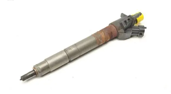 Volvo C70 Fuel injector 31303238