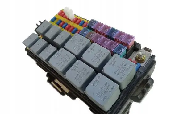Chevrolet Tacuma Fuse box set 96422657
