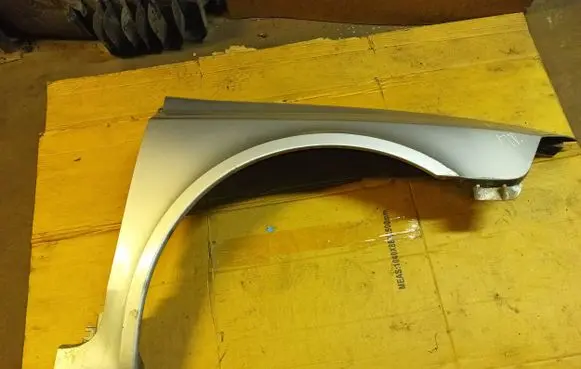 Renault Laguna II Fender