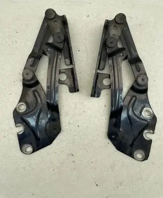 Volkswagen Golf Plus Engine bonnet/hood hinges 5M0823302 5M0823301